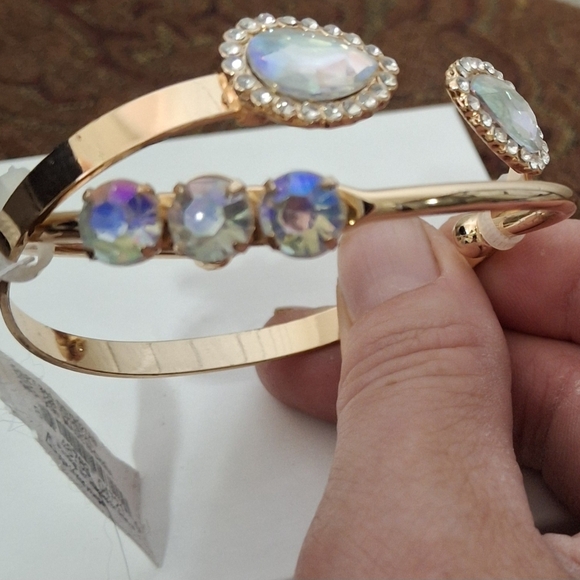 New 2pc Anna & Ava Aurora Borealis Crystal Gold Bracelets. - Picture 8 of 16